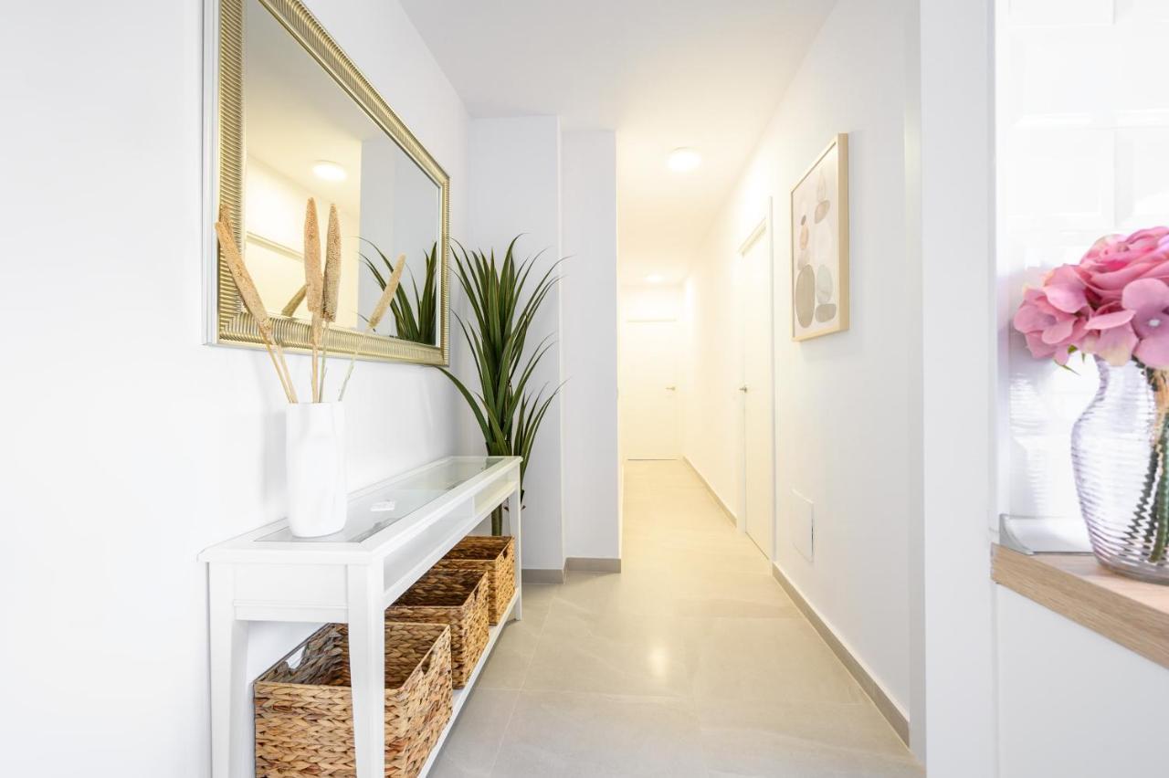 2 Bedroom, New, 1 Min To The Beach, City Center- Picasso By 10Tosea フエンヒロラ エクステリア 写真