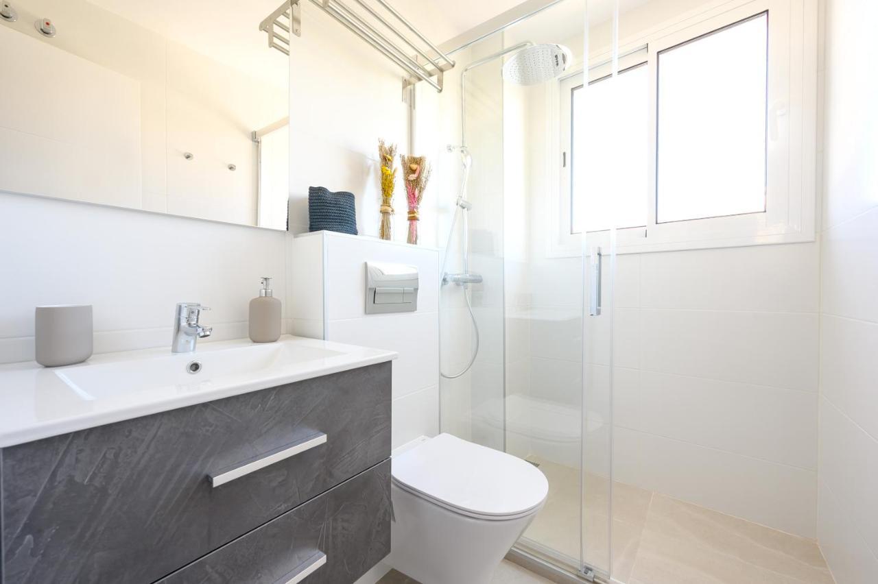 2 Bedroom, New, 1 Min To The Beach, City Center- Picasso By 10Tosea フエンヒロラ エクステリア 写真